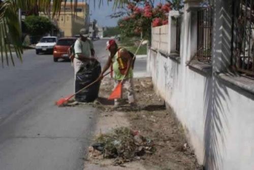 Madre soltera y con 4 hijos sobrevive con 672 pesos por semana